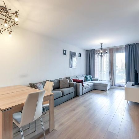 Apartmate Spacious Apartment With Balcony Oldtown For 6 People غدانسك المظهر الخارجي الصورة