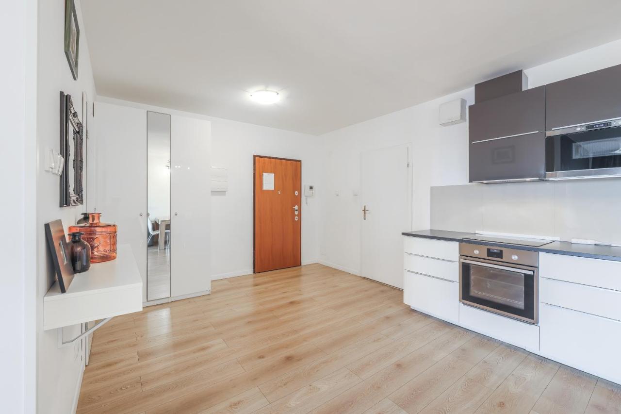 Apartmate Spacious Apartment With Balcony Oldtown For 6 People غدانسك المظهر الخارجي الصورة