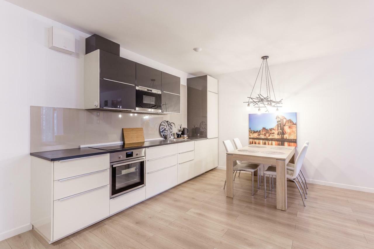 Apartmate Spacious Apartment With Balcony Oldtown For 6 People غدانسك المظهر الخارجي الصورة